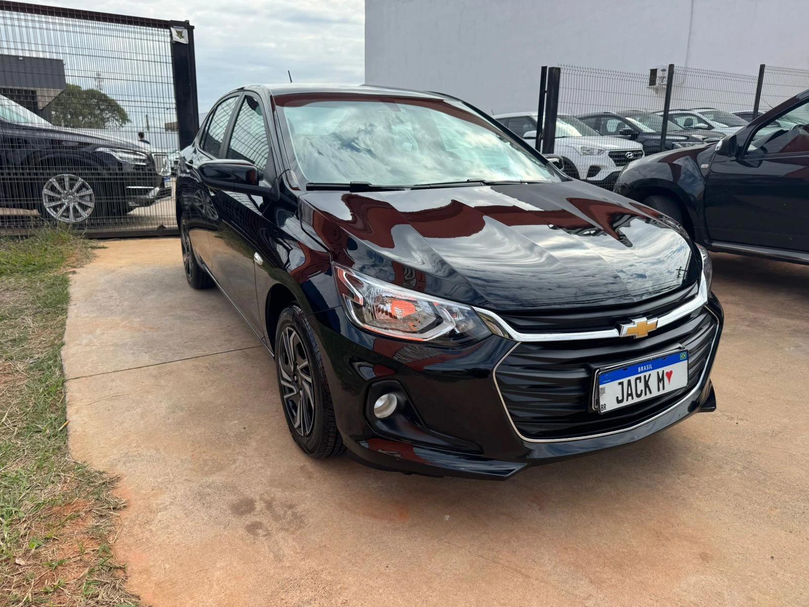 CHEVROLET Onix Hatch - Foto