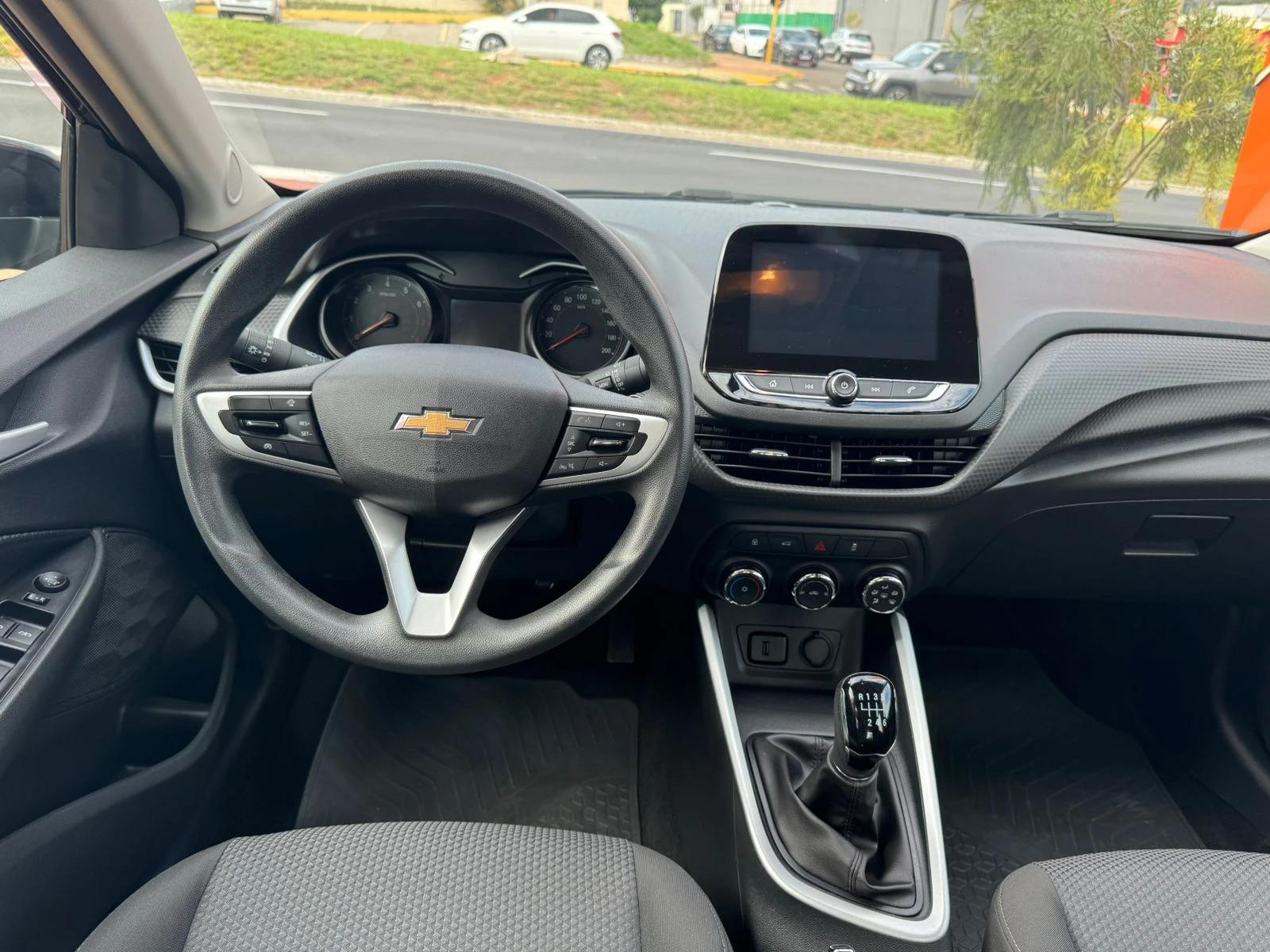 CHEVROLET Onix Hatch - Foto