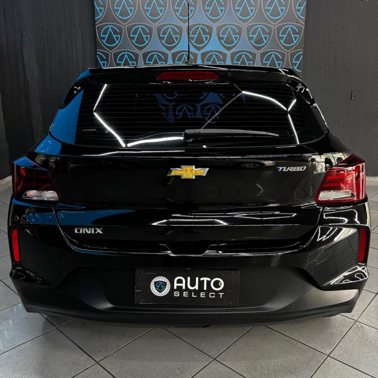 CHEVROLET Onix Hatch - Foto