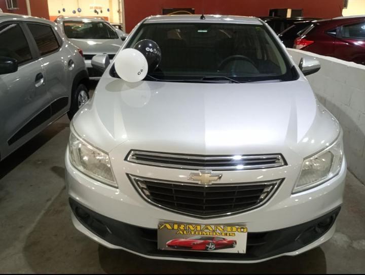 CHEVROLET Onix Hatch - Foto