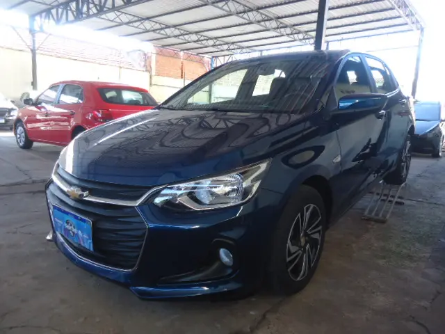 CHEVROLET Onix Hatch - Foto