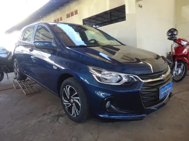 CHEVROLET Onix Hatch - Foto