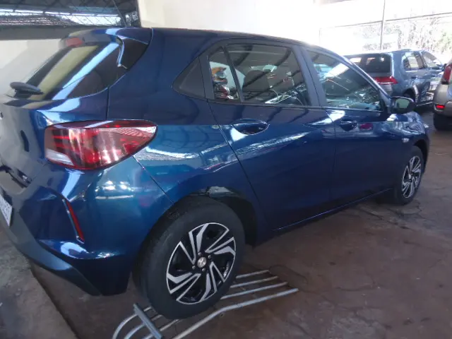 CHEVROLET Onix Hatch - Foto