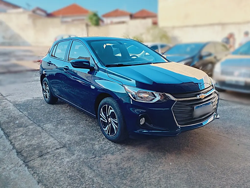 CHEVROLET Onix Hatch - Foto