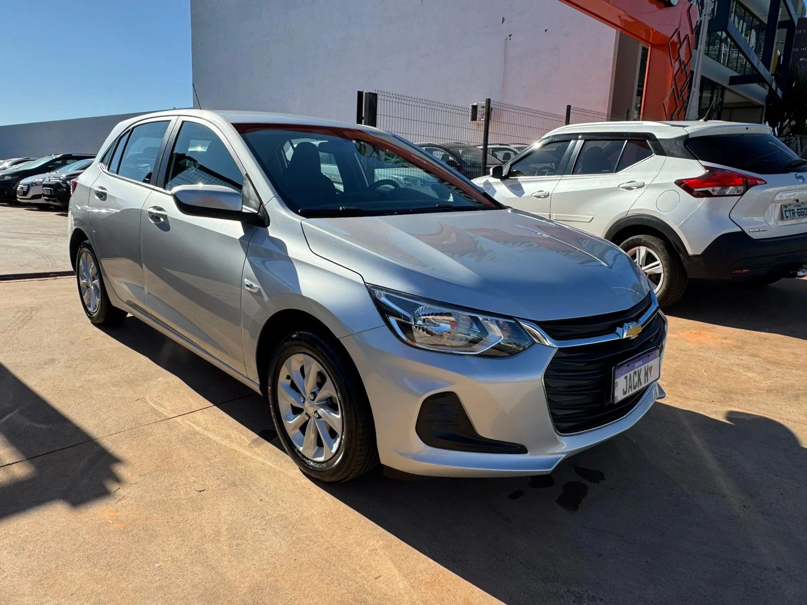 CHEVROLET Onix Hatch - Foto