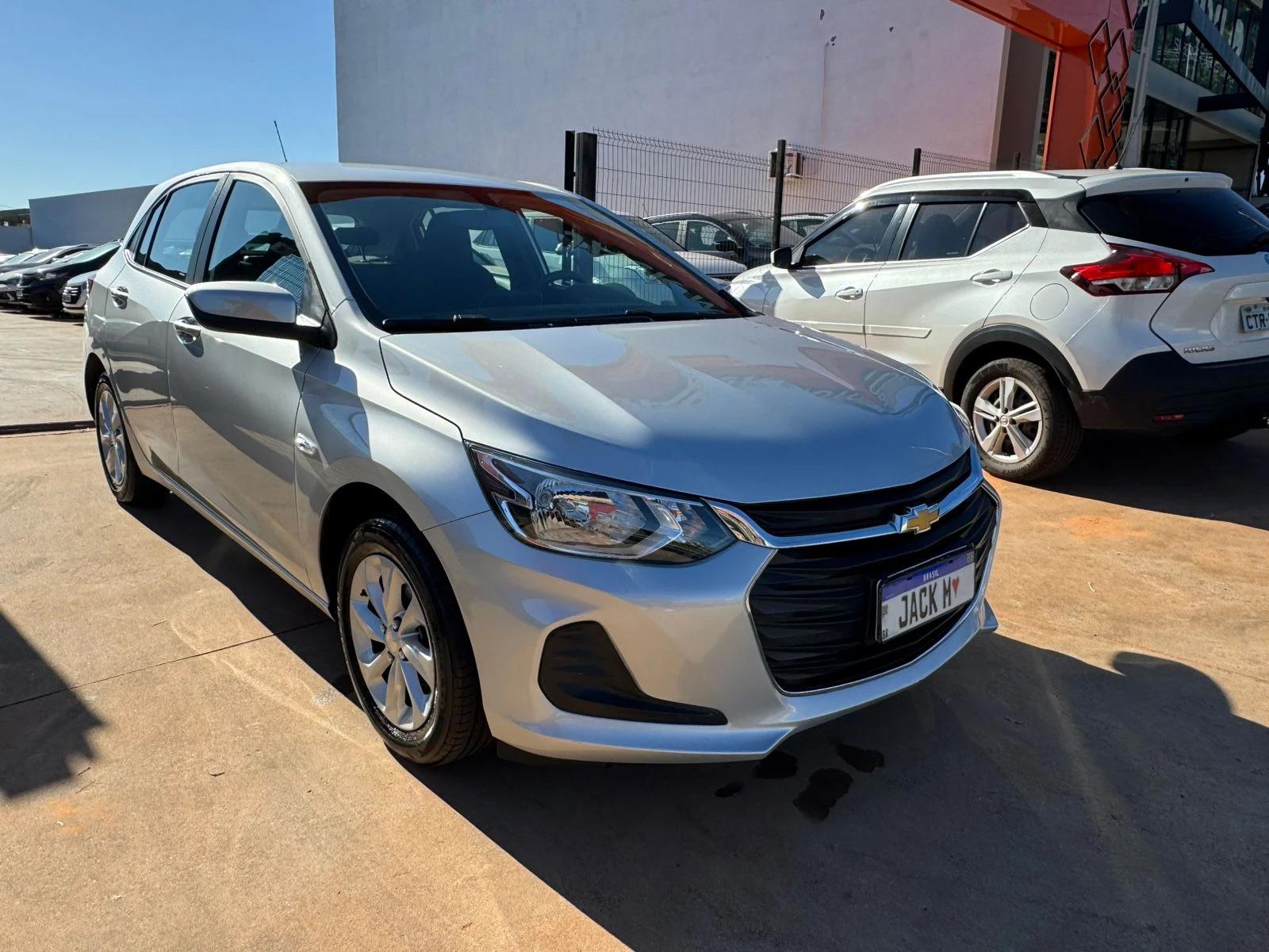 CHEVROLET Onix Hatch - Foto