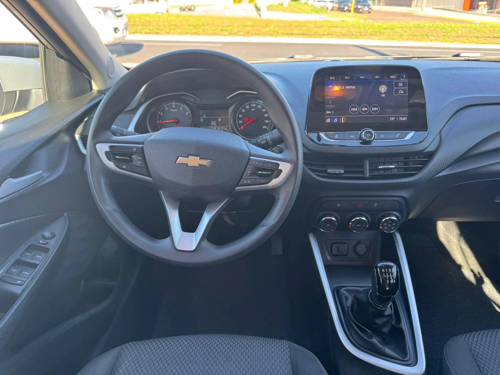 CHEVROLET Onix Hatch - Foto