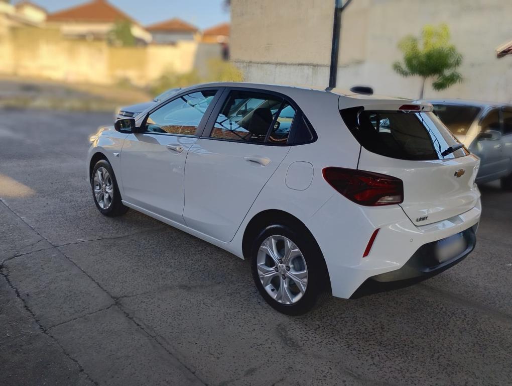 CHEVROLET Onix Hatch - Foto