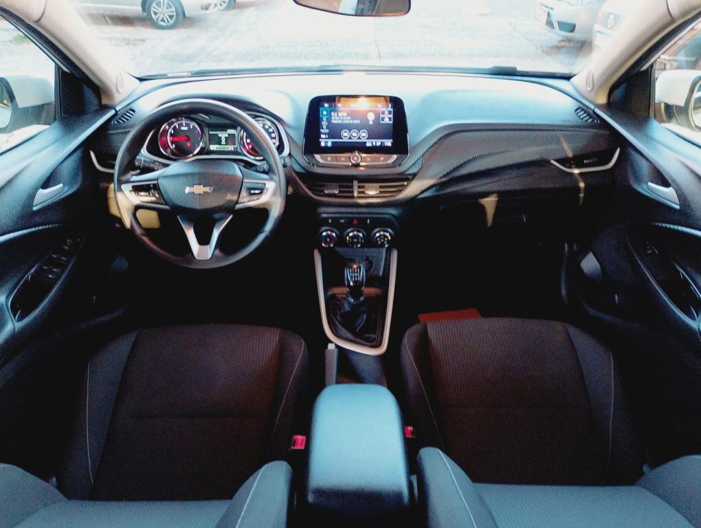 CHEVROLET Onix Hatch - Foto