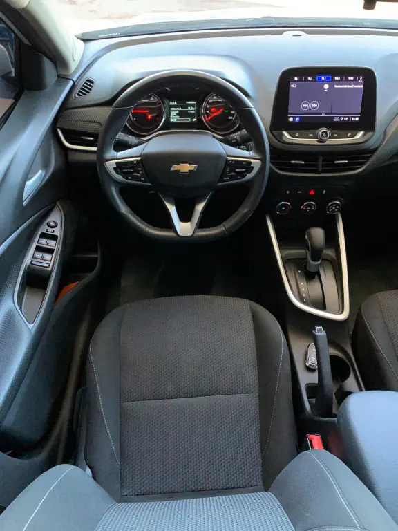 CHEVROLET Onix Hatch - Foto