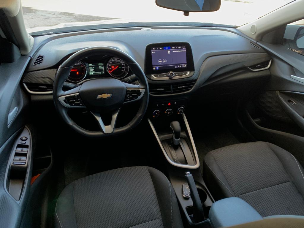 CHEVROLET Onix Hatch - Foto