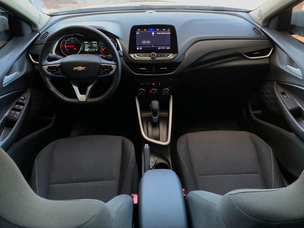 CHEVROLET Onix Hatch - Foto