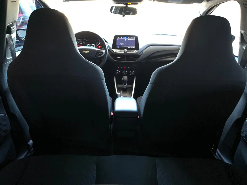 CHEVROLET Onix Hatch - Foto