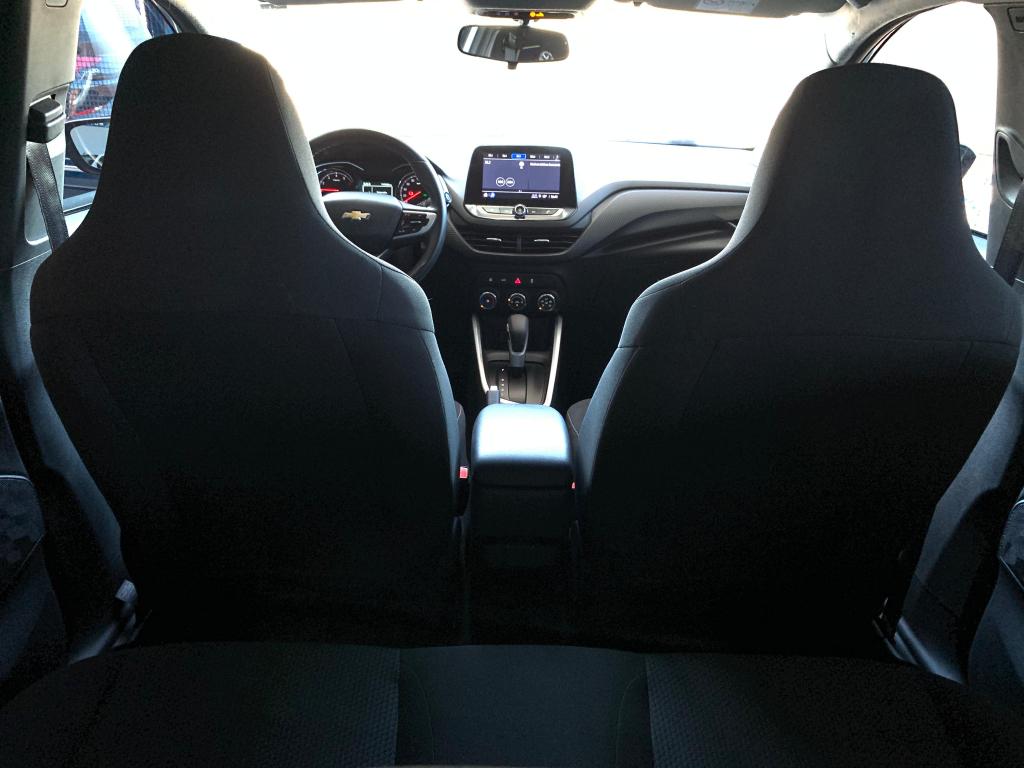 CHEVROLET Onix Hatch - Foto