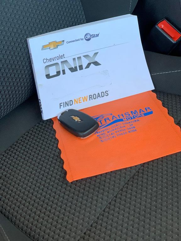 CHEVROLET Onix Hatch - Foto