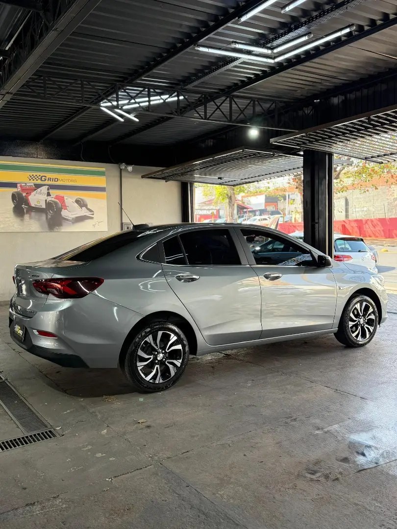 CHEVROLET Onix Hatch - Foto