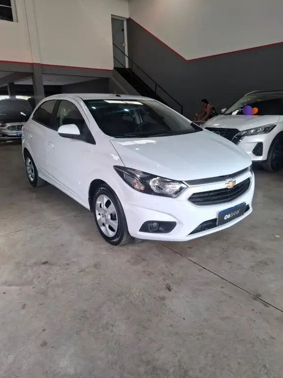 CHEVROLET Onix Hatch - Foto