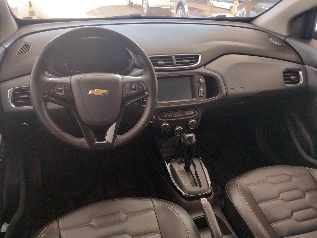 CHEVROLET Onix Hatch - Foto