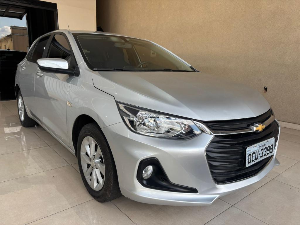 CHEVROLET Onix Hatch - Foto