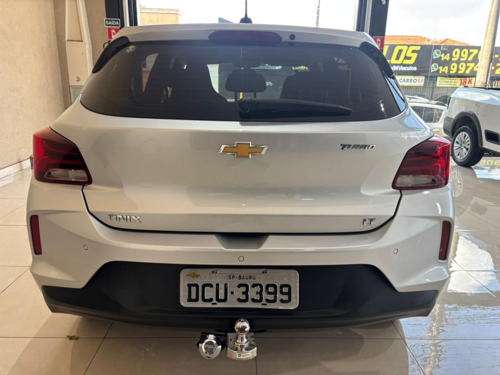 CHEVROLET Onix Hatch - Foto