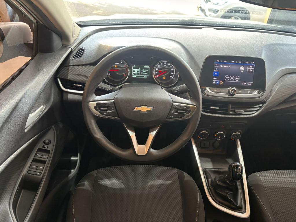 CHEVROLET Onix Hatch - Foto