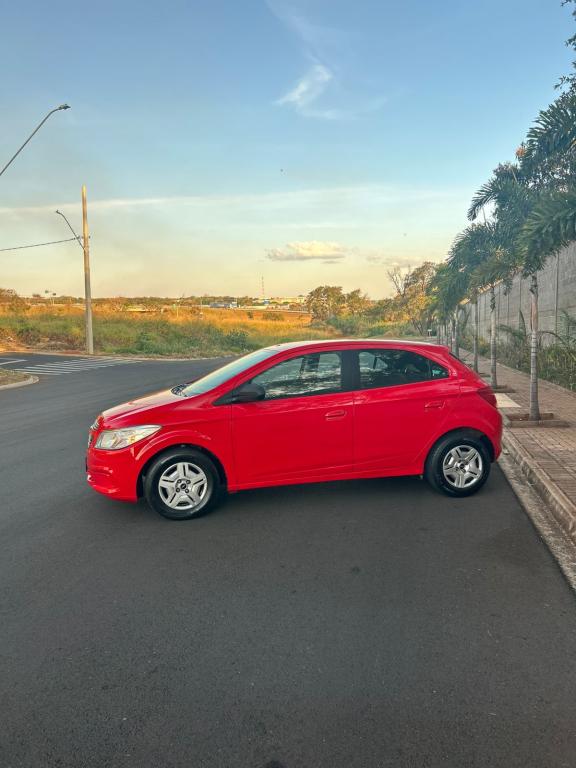 CHEVROLET Onix Hatch - Foto