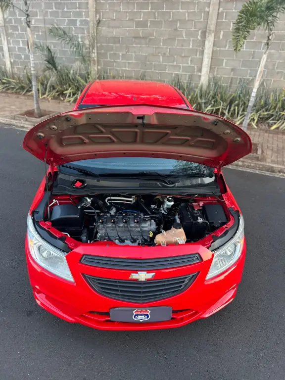 CHEVROLET Onix Hatch - Foto