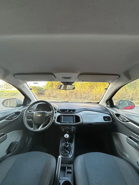 CHEVROLET Onix Hatch - Foto