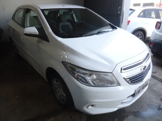 CHEVROLET Onix Hatch - Foto