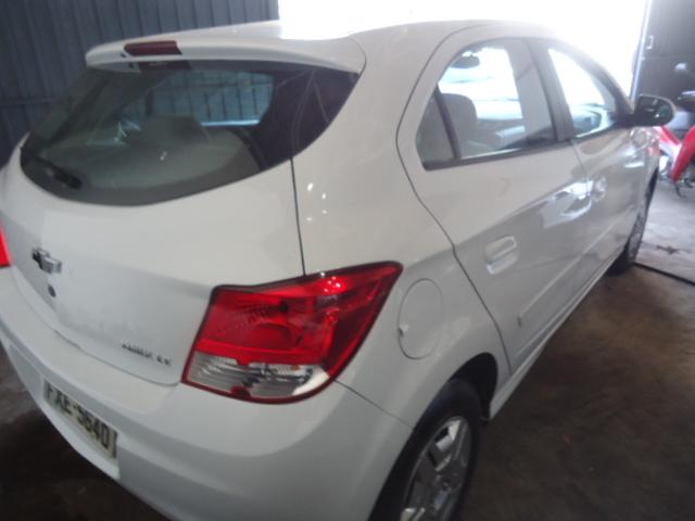 CHEVROLET Onix Hatch - Foto