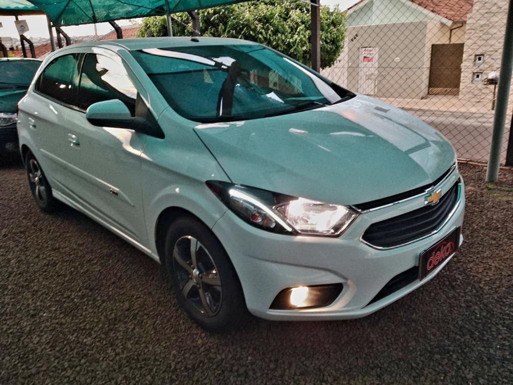 CHEVROLET Onix Hatch - Foto