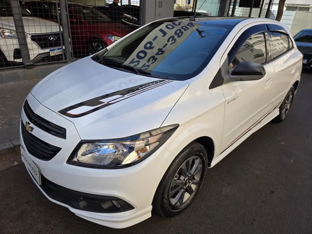 CHEVROLET Onix Hatch