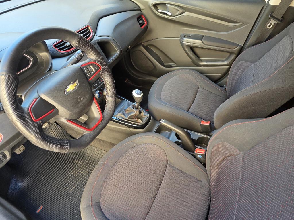 CHEVROLET Onix Hatch - Foto