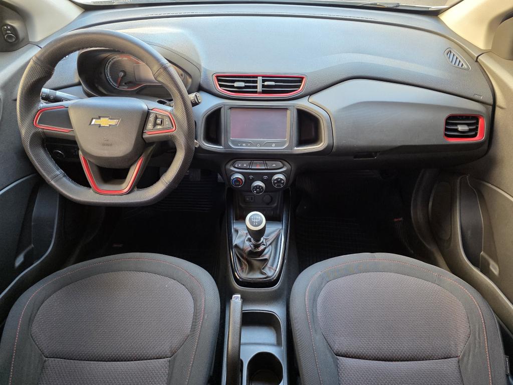 CHEVROLET Onix Hatch - Foto