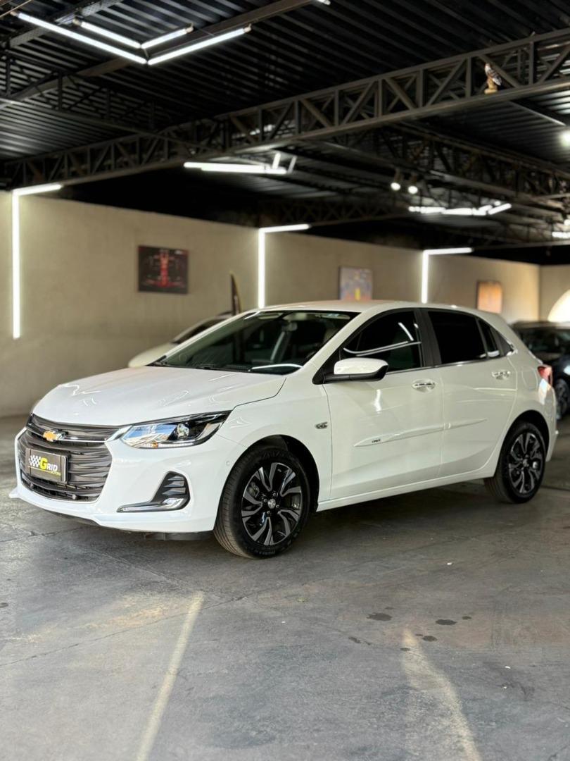 CHEVROLET Onix Hatch - Foto