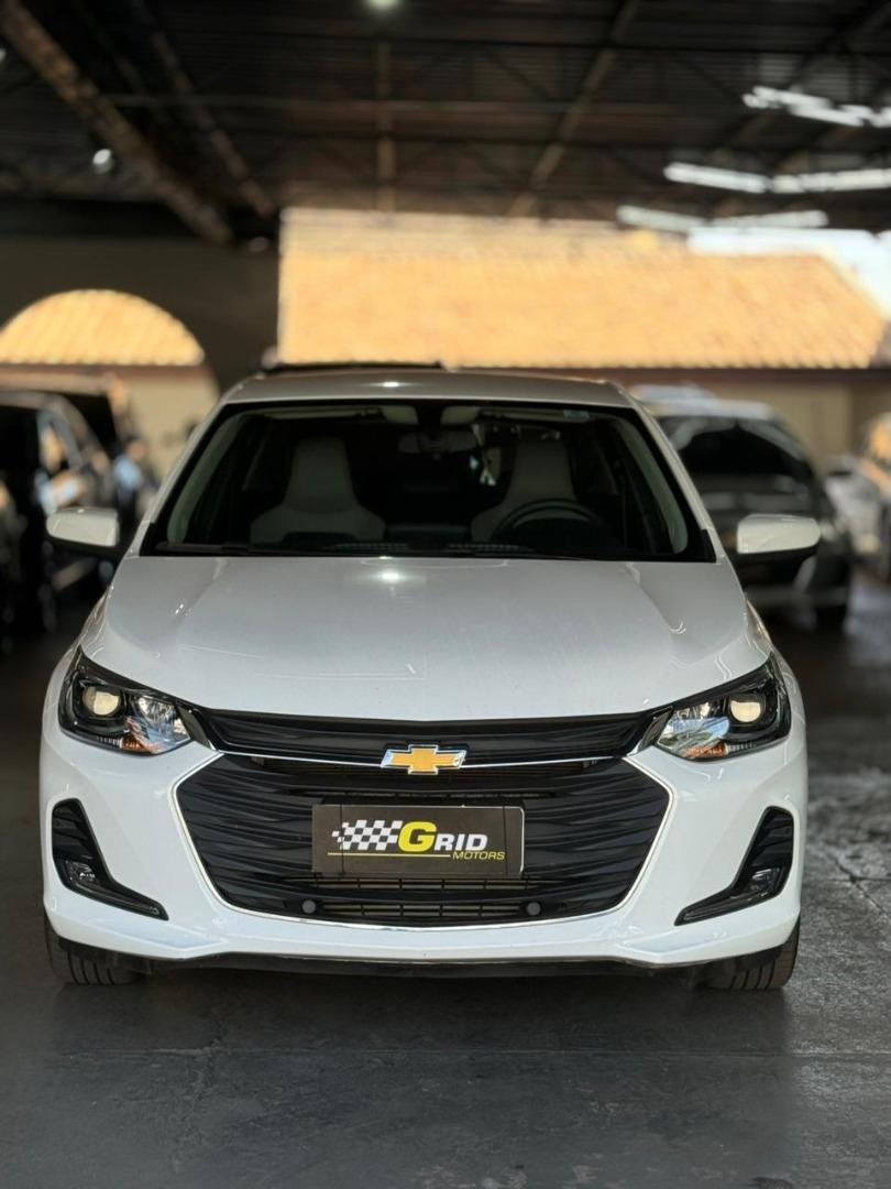 CHEVROLET Onix Hatch - Foto