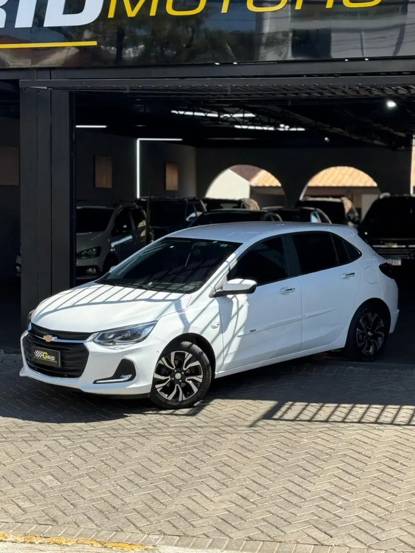 CHEVROLET Onix Hatch - Foto