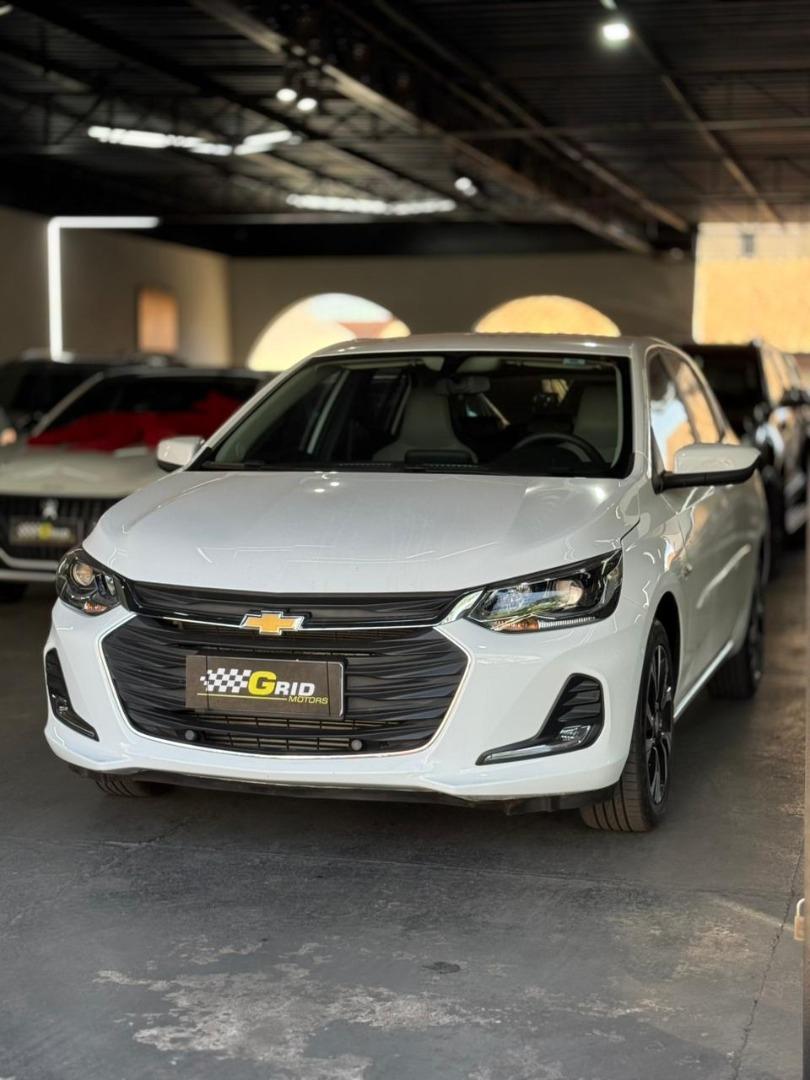 CHEVROLET Onix Hatch - Foto