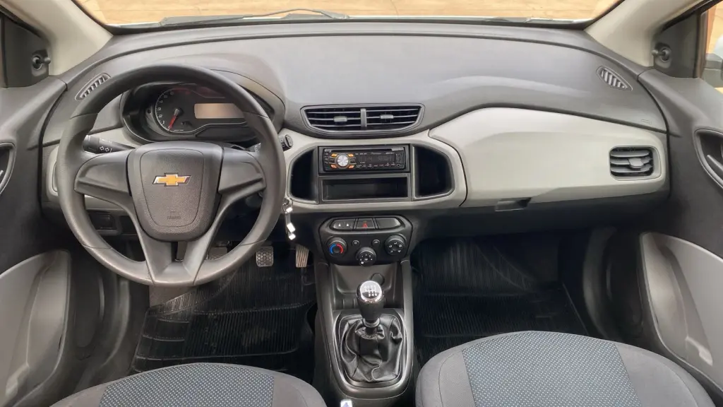 CHEVROLET Onix Hatch - Foto