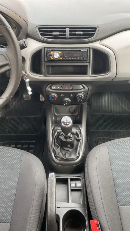 CHEVROLET Onix Hatch - Foto