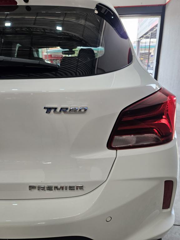 CHEVROLET Onix Hatch - Foto