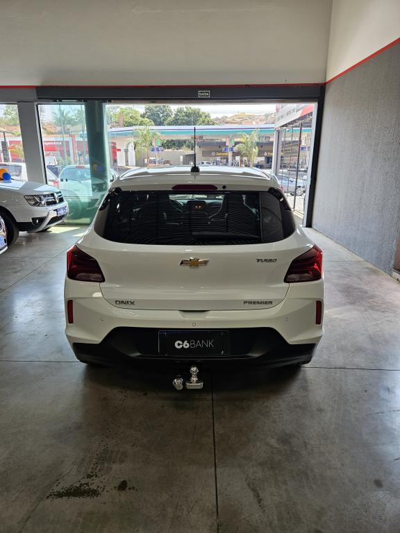 CHEVROLET Onix Hatch - Foto