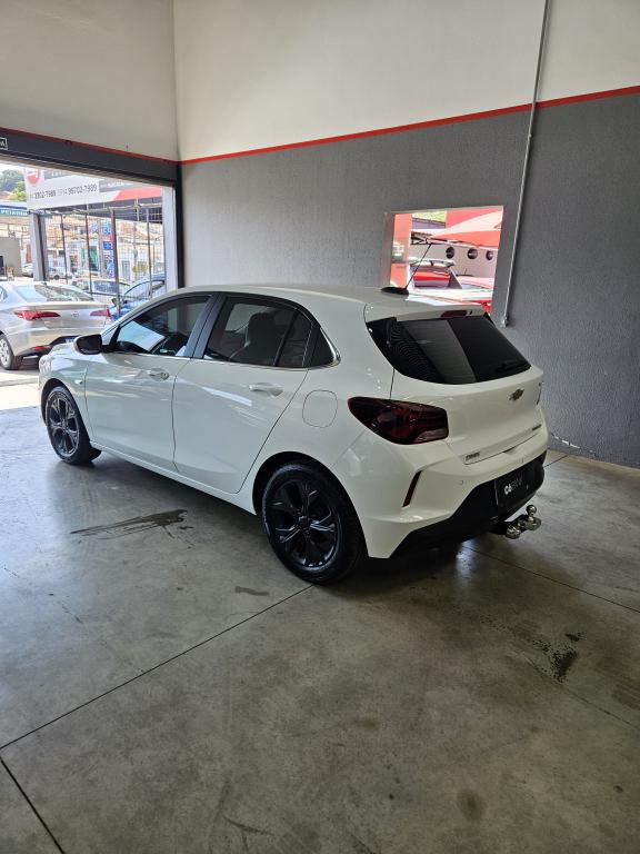 CHEVROLET Onix Hatch - Foto