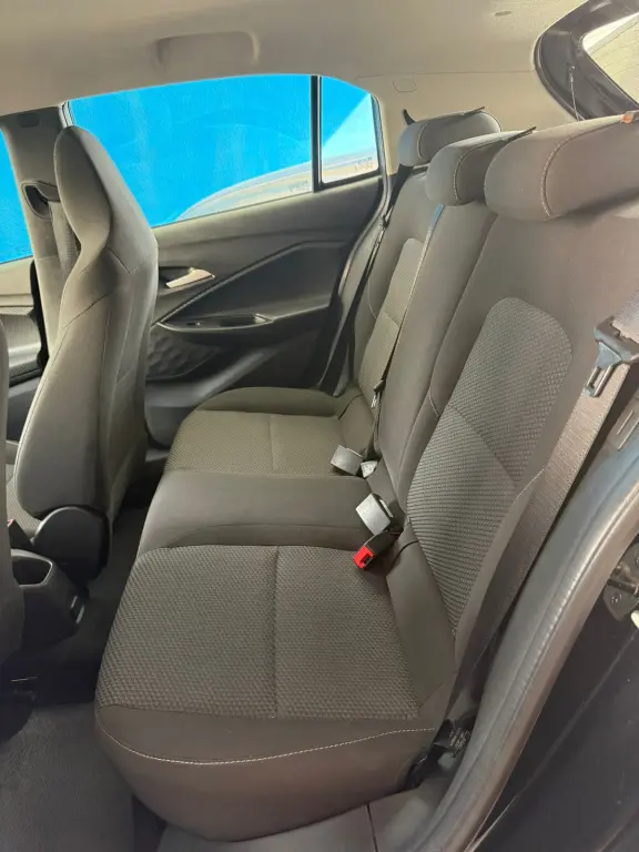 CHEVROLET Onix Hatch - Foto