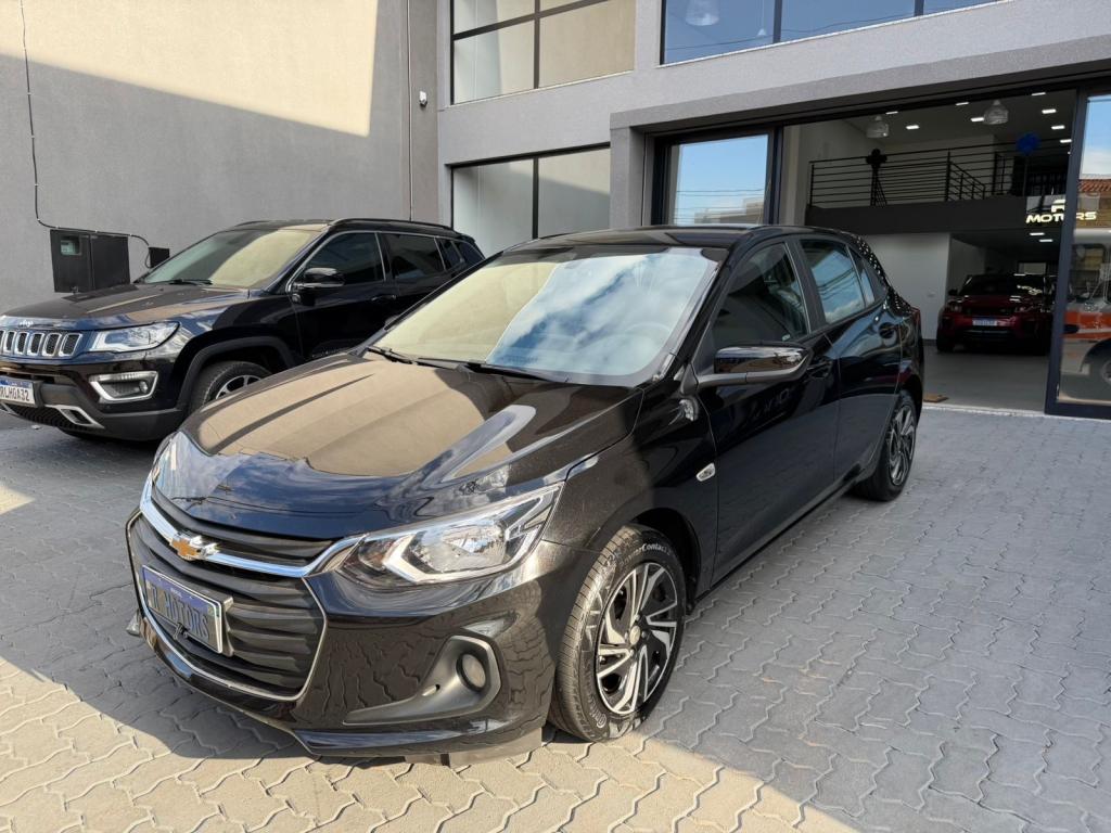 CHEVROLET Onix Hatch - Foto