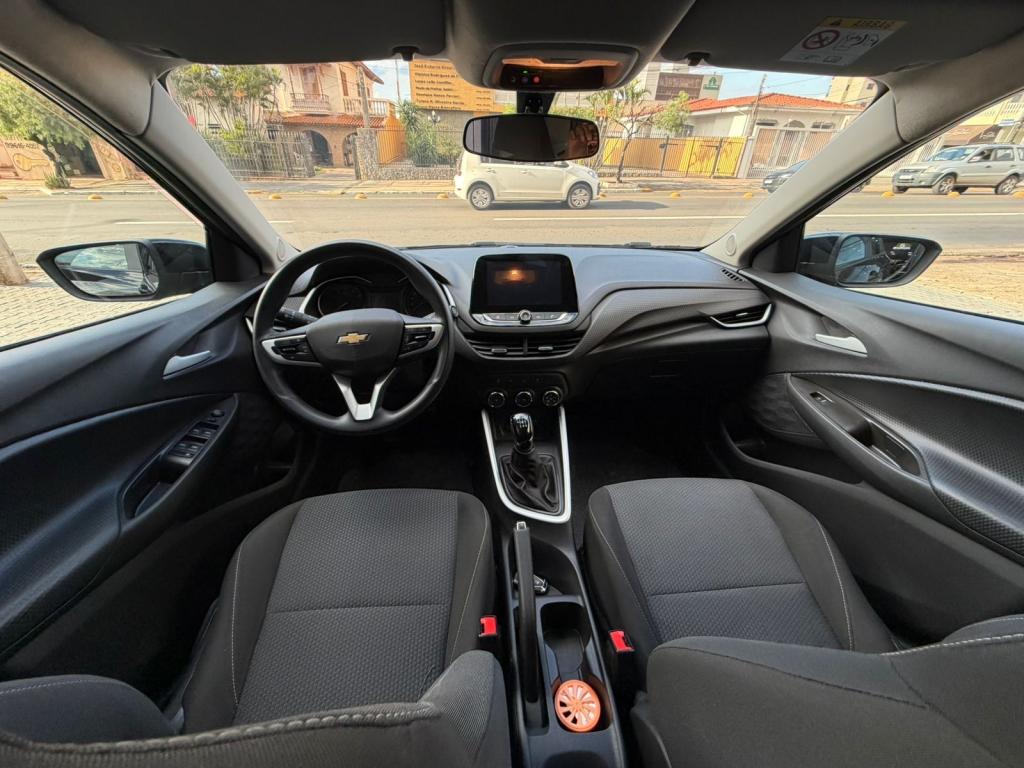 CHEVROLET Onix Hatch - Foto