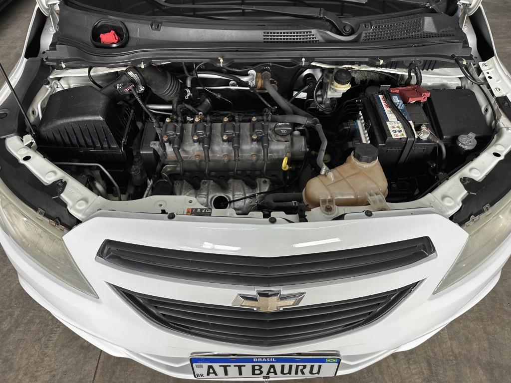 CHEVROLET Onix Hatch - Foto