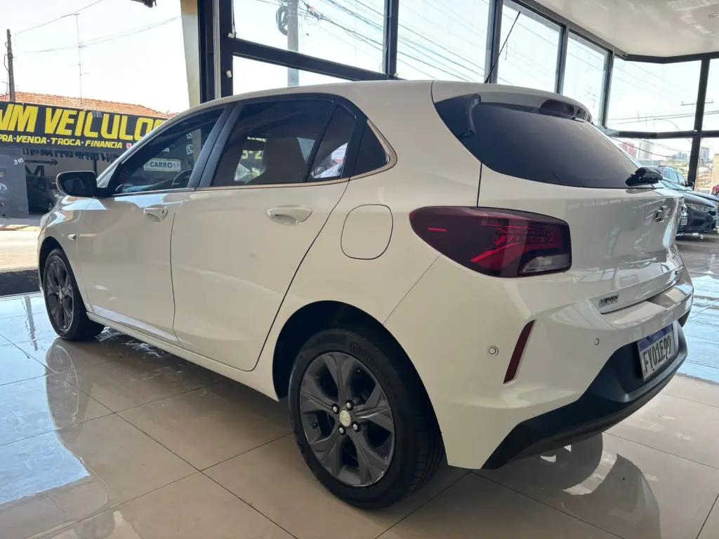 CHEVROLET Onix Hatch - Miniatura