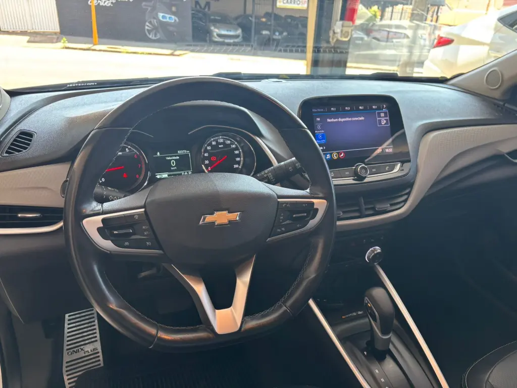 CHEVROLET Onix Hatch - Miniatura