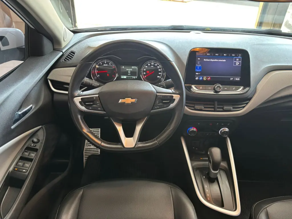 CHEVROLET Onix Hatch - Foto